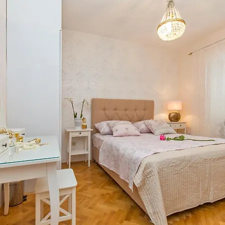Apartment Perla